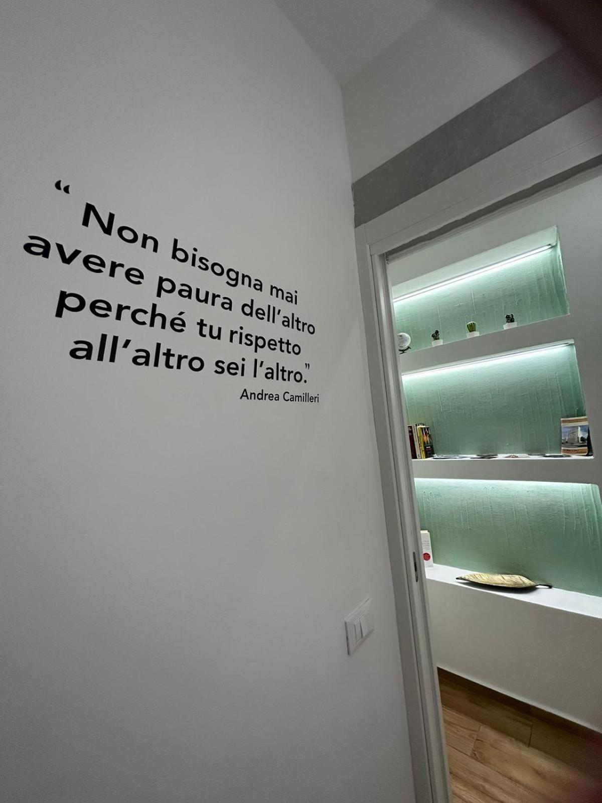 Apartamento La Dimora Degli Scrittori Porto Empedocle Habitación foto
